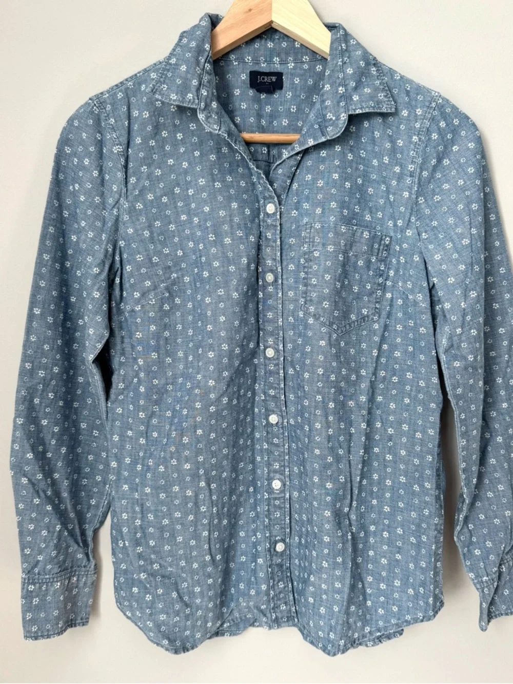 J. Crew Women's Light Blue Printed Classic Chambray Button-Up Shirt